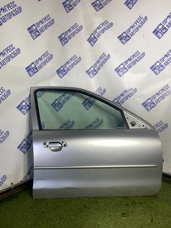 Дверь Ford Mondeo 2 1998 1043420 ЛИФТБЭК 1.8 RKB, передняя правая