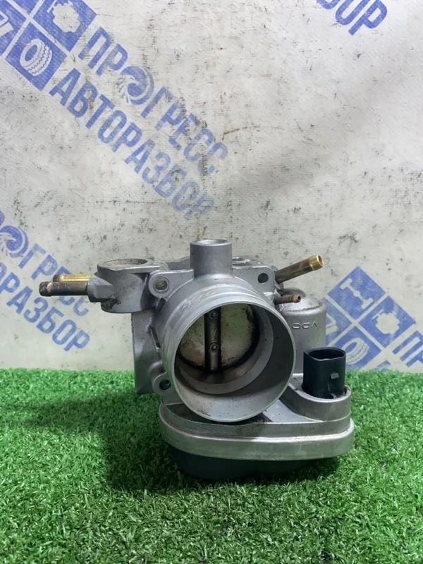 Дроссельная заслонка Volkswagen Passat B5 2001 06B133062M СЕДАН 2.0 AZM