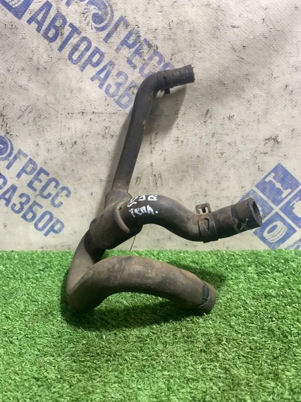 Патрубок системы охлаждения Volkswagen Passat B5 2001 06B121058 СЕДАН 2.0 AZM