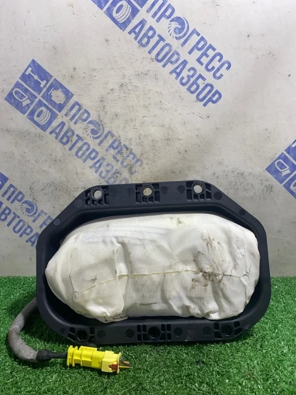 Подушка безопасности пассажира Opel Astra J 2012 13381057 ХЭТЧБЕК 1.6 A16XER