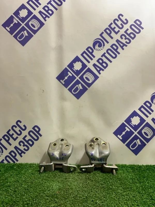 Петля двери Mitsubishi Montero Sport 2000 MB546470 ВНЕДОРОЖНИК 3.0 6G72, задняя левая