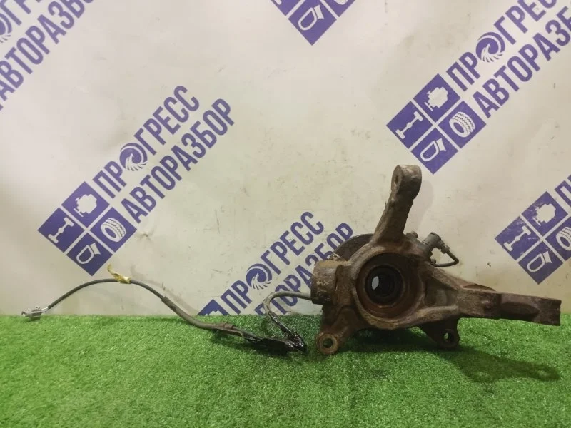 Поворотный кулак Toyota Camry 2005 4321258010 XV30 2.4 2AZ, передний левый