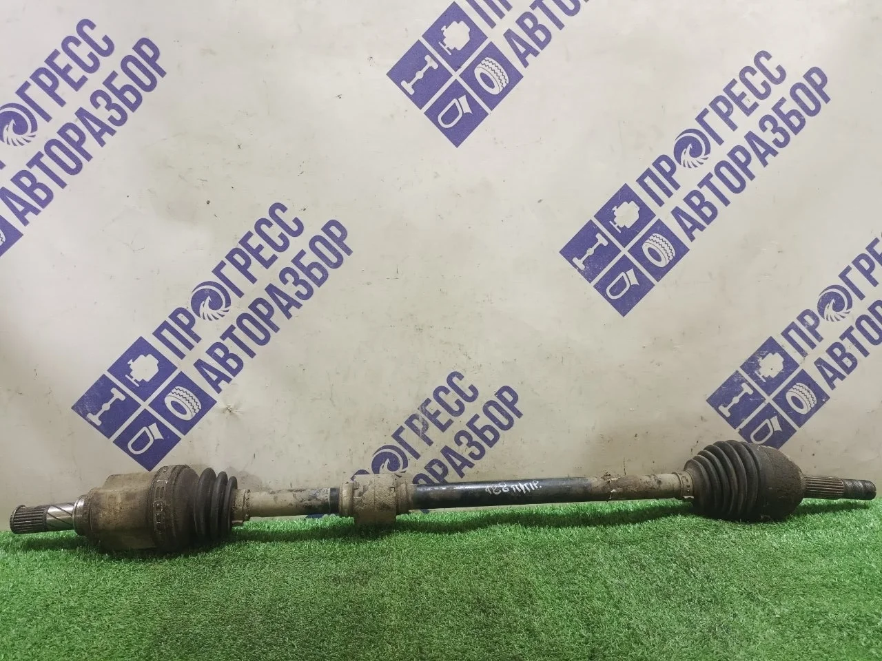 Привод Nissan Tiida 2007 39100EL10B ХЭТЧБЕК 1.6 HR16DE, передний правый