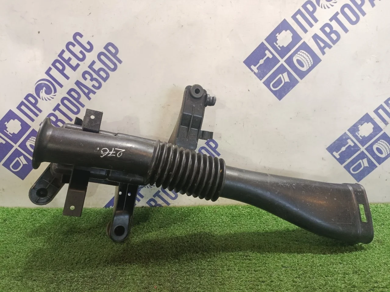 Резонатор воздушного фильтра Mazda 3 Bk 2006 Z60113200A ХЭТЧБЕК 1.6 Z6