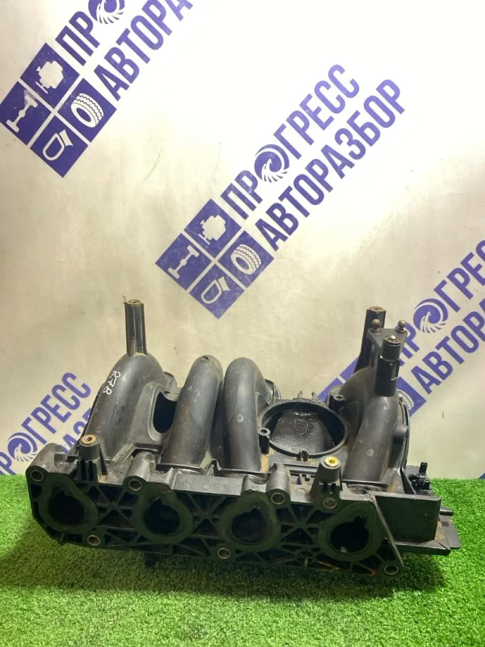 Впускной коллектор Renault Logan 2006 8200966437 СЕДАН 1.4 K7J710