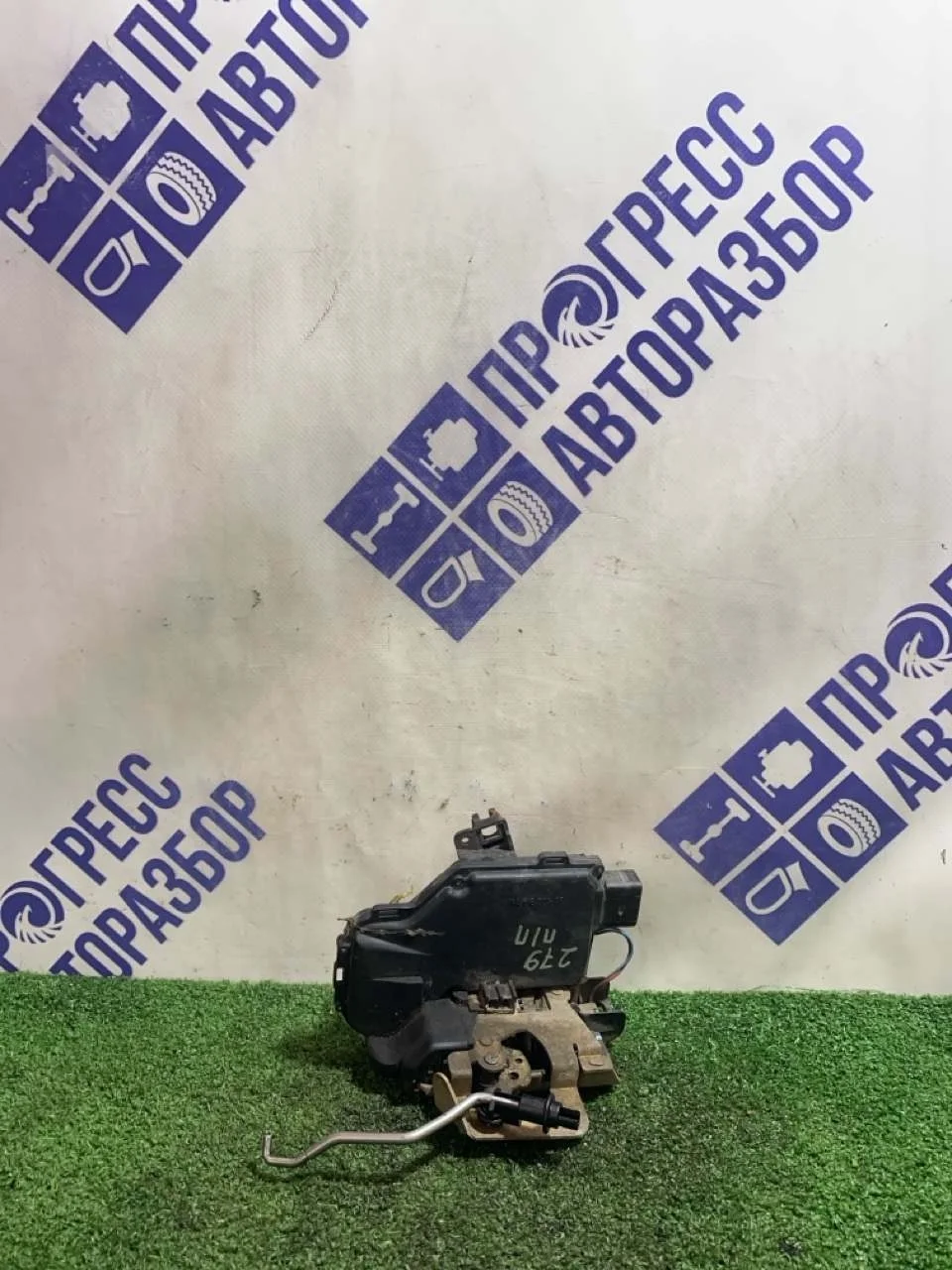 Замок двери Audi A6 1998 4B1837016G СЕДАН 2.4 AGA, передний правый