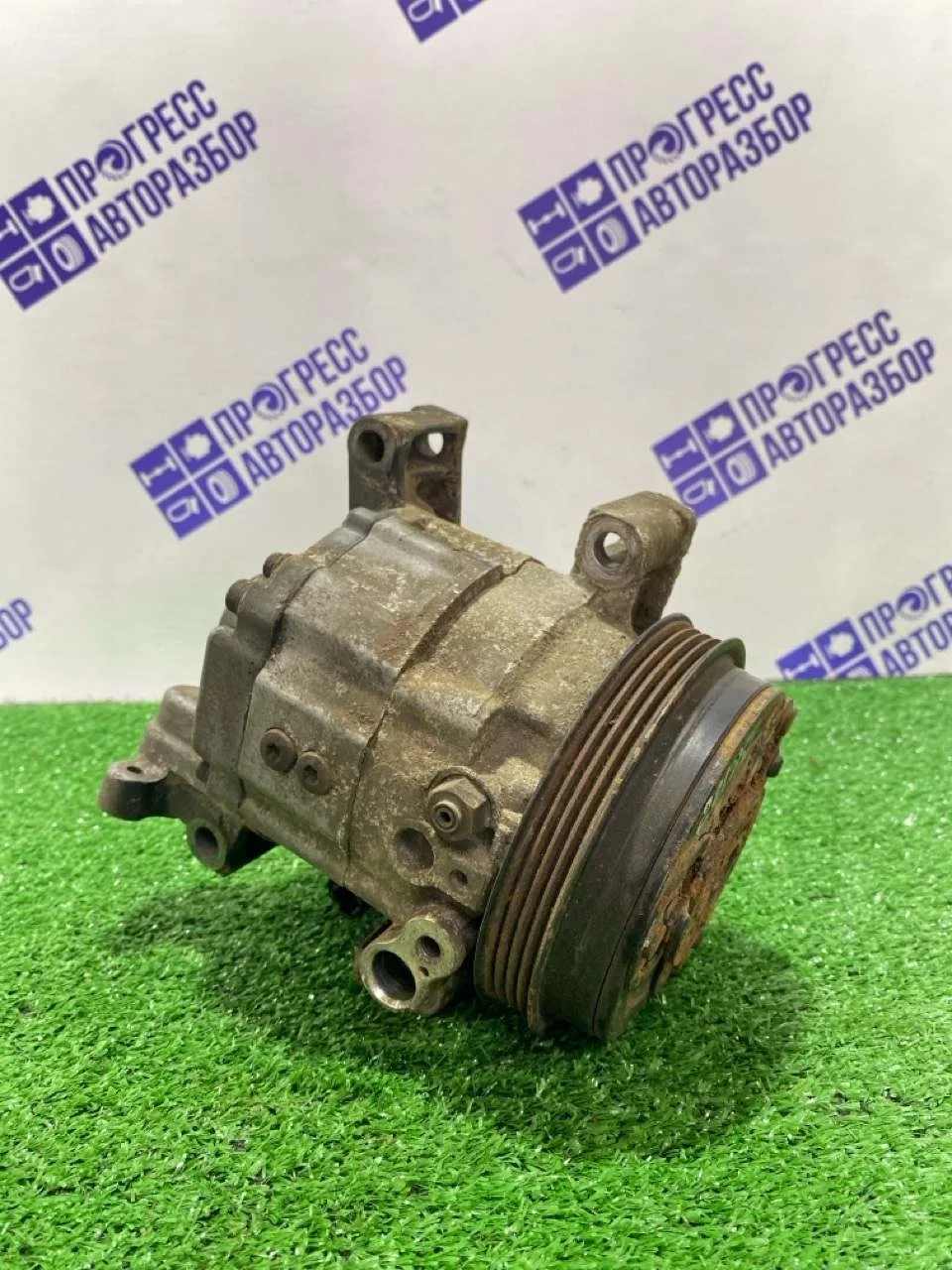 Компрессор кондиционера Subaru Forester 2000 73111AE021 УНИВЕРСАЛ 2.0 EJ20