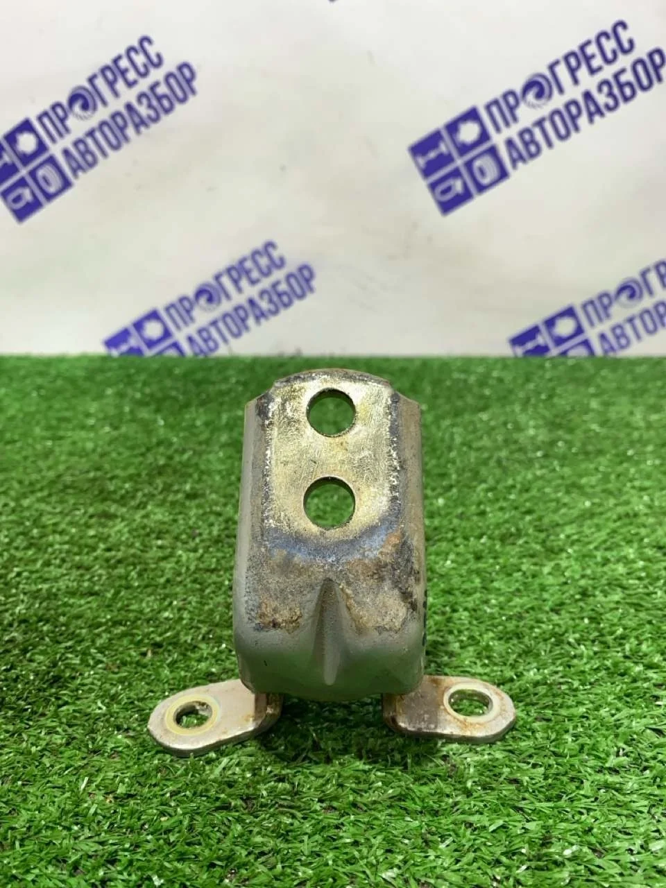 Петля двери Nissan Tiida 2004 82420ED00B ХЭТЧБЕК HR15DE, передняя правая