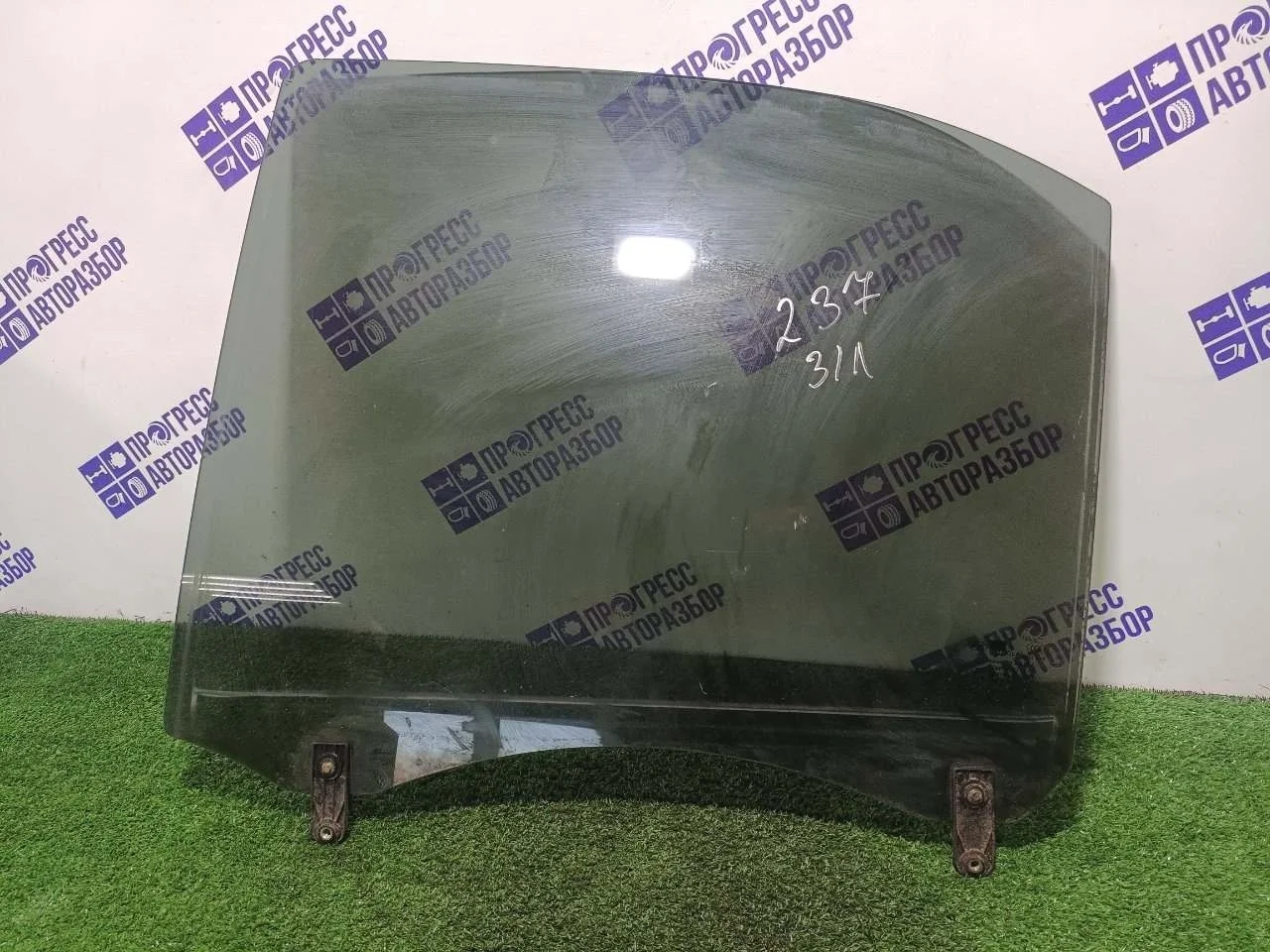 Стекло двери Kia Sorento 2003 834113E010 ВНЕДОРОЖНИК 2.4 G4JS, заднее левое