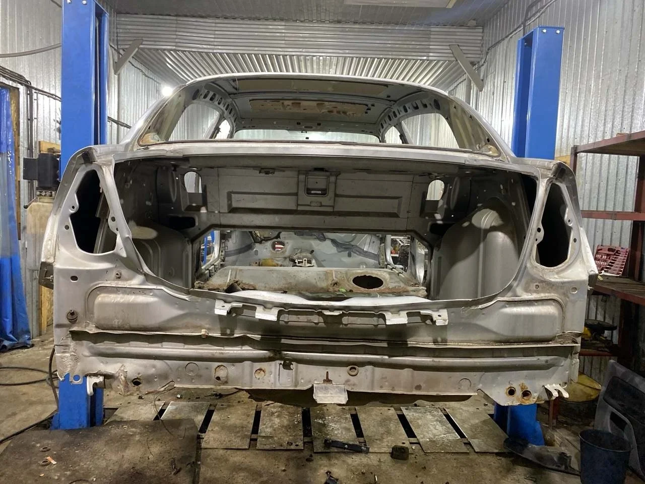 Задняя панель кузова Renault Symbol 2006 7752261182 СЕДАН K4J 713