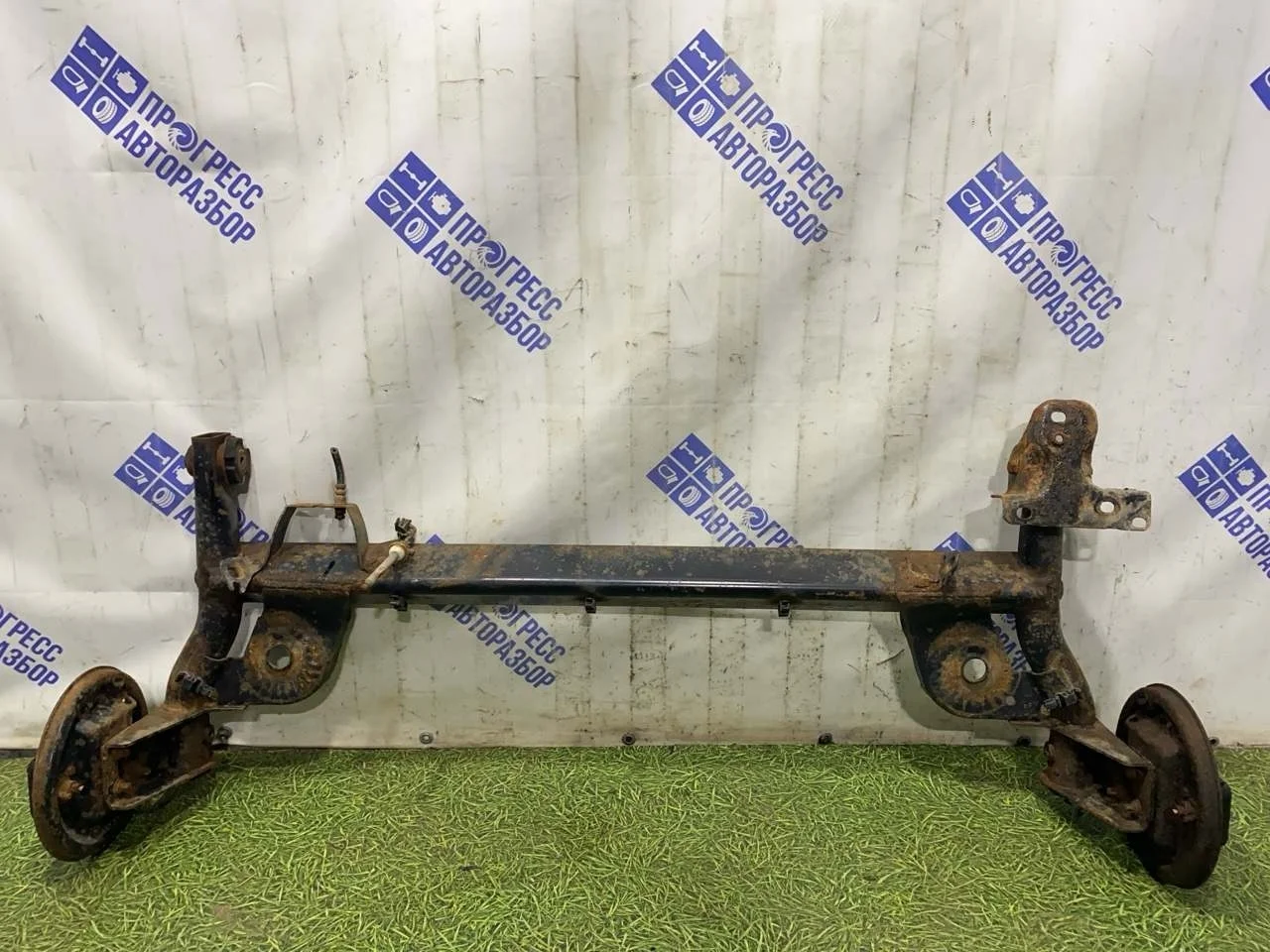 Балка подвески Renault Symbol 2006 7701473857 СЕДАН K4J 713, задняя