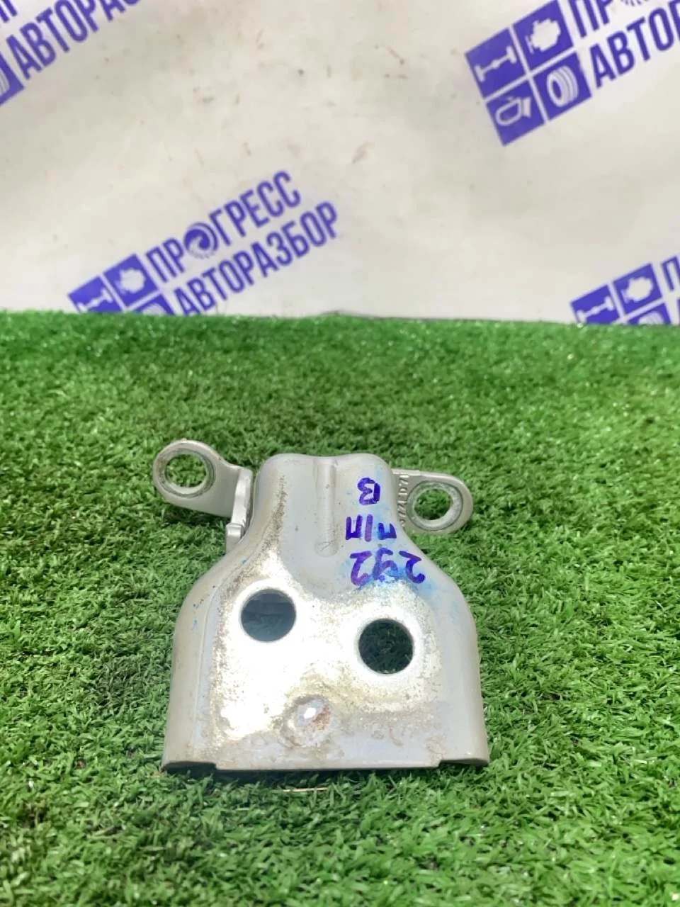 Петля двери Ford Fiesta 2007 1518390 ХЭТЧБЕК 1.4 FXJA, передняя правая