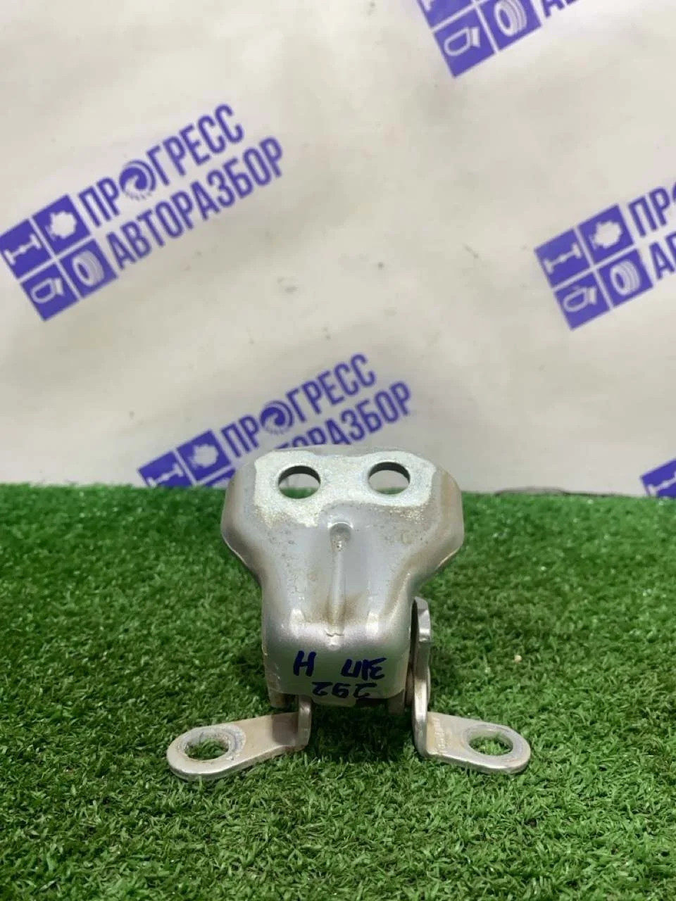 Петля двери Ford Fiesta 2007 1518398 ХЭТЧБЕК 1.4 FXJA, задняя правая