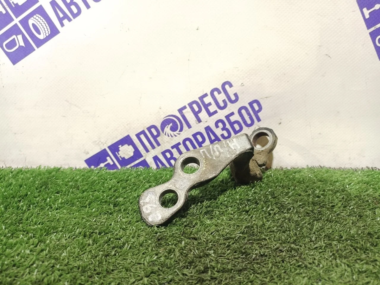 Петля двери Ford Focus 2 2006 5012179 ХЭТЧБЕК 1.6 HWDA, передняя правая