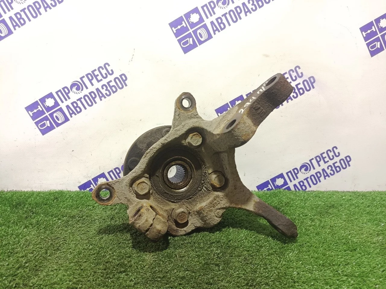 Поворотный кулак Mitsubishi Galant 2002 MR369820 СЕДАН 2.4 4G64, передний правый