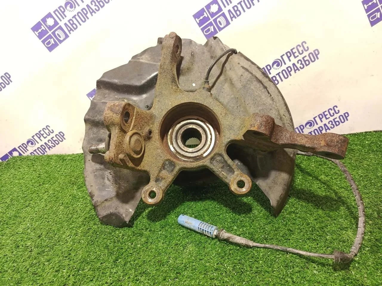 Поворотный кулак Land Rover Range Rover Iii 2005 RUB000161 ВНЕДОРОЖНИК 4.4 M62B44, передний правый