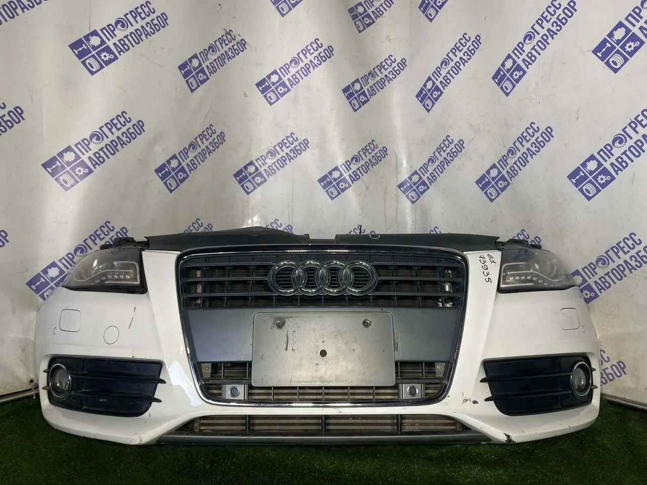 Ноускат Audi A4 8K0807681C