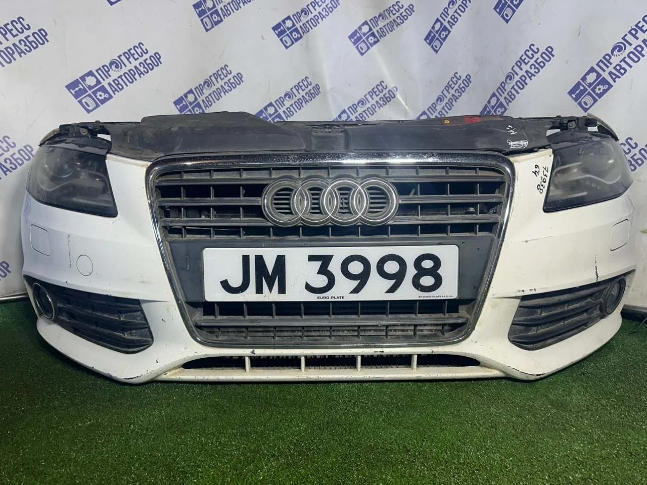 Ноускат Audi A4 8K0807681C