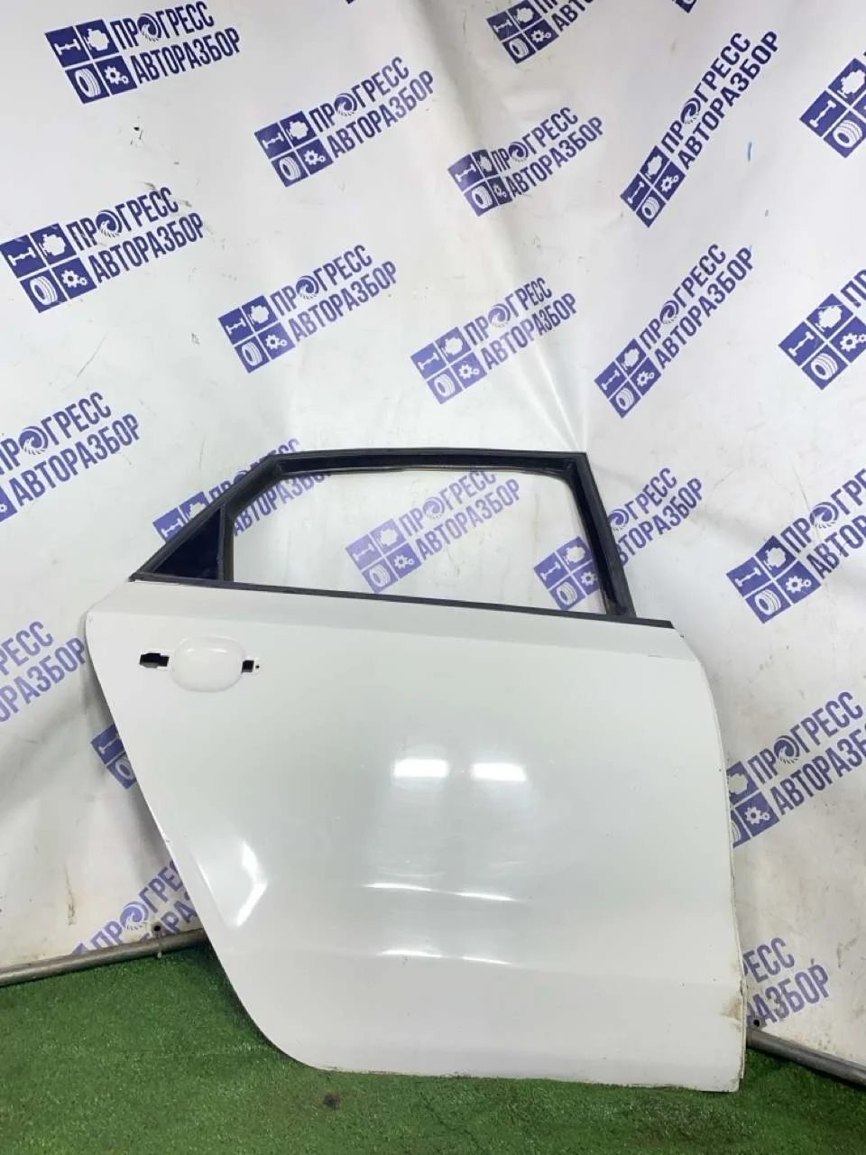 Дверь боковая Volkswagen Polo 2012 6RU833056C СЕДАН 1.6 CFN, задняя правая