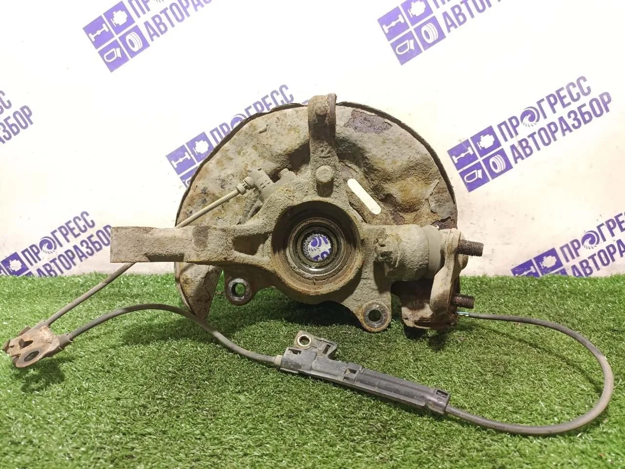 Поворотный кулак Toyota Corolla 2006 4321119015 ХЕТЧБЕК 1.6 3ZZ, передний правый