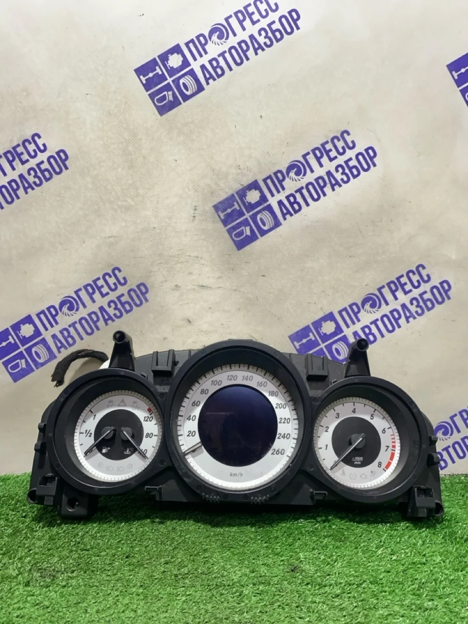 Панель приборов Mercedes-Benz W204 2012 A2049003508 СЕДАН 1.8 271.860