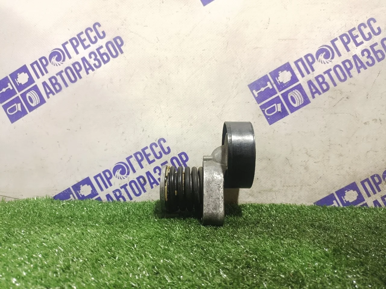 Ролик натяжной Mercedes-Benz W204 2012 A2712000470 СЕДАН 1.8 271.860