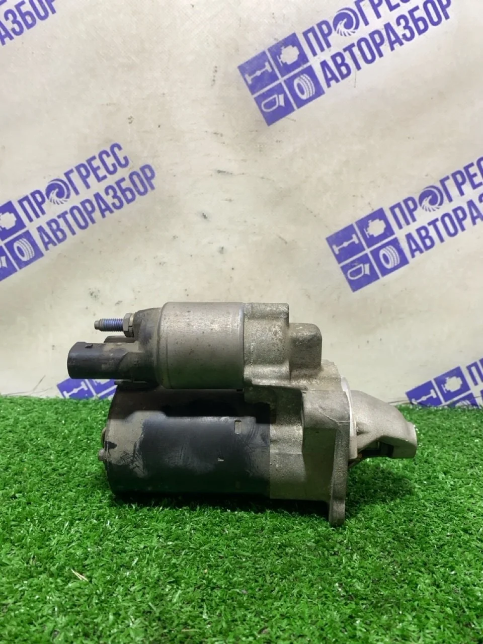 Стартер Audi A4 B7 06B911023 2.0 BWE
