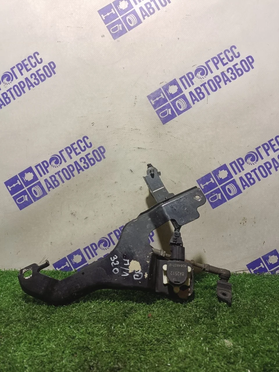 Датчик высоты дорожного просвета Lexus Ls 460 2007 8940550070 СЕДАН 4.6 1UR-FSE (НОМЕР ДВИГАТЕЛЯ: 1UR 0103475), передний левый