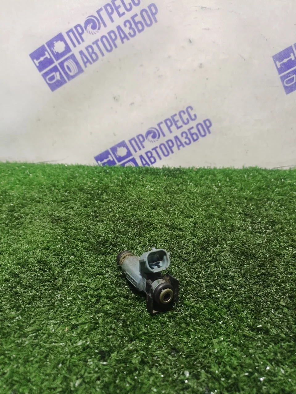 Форсунка топливная Hyundai Solaris 353102B010 1.6 G4FC