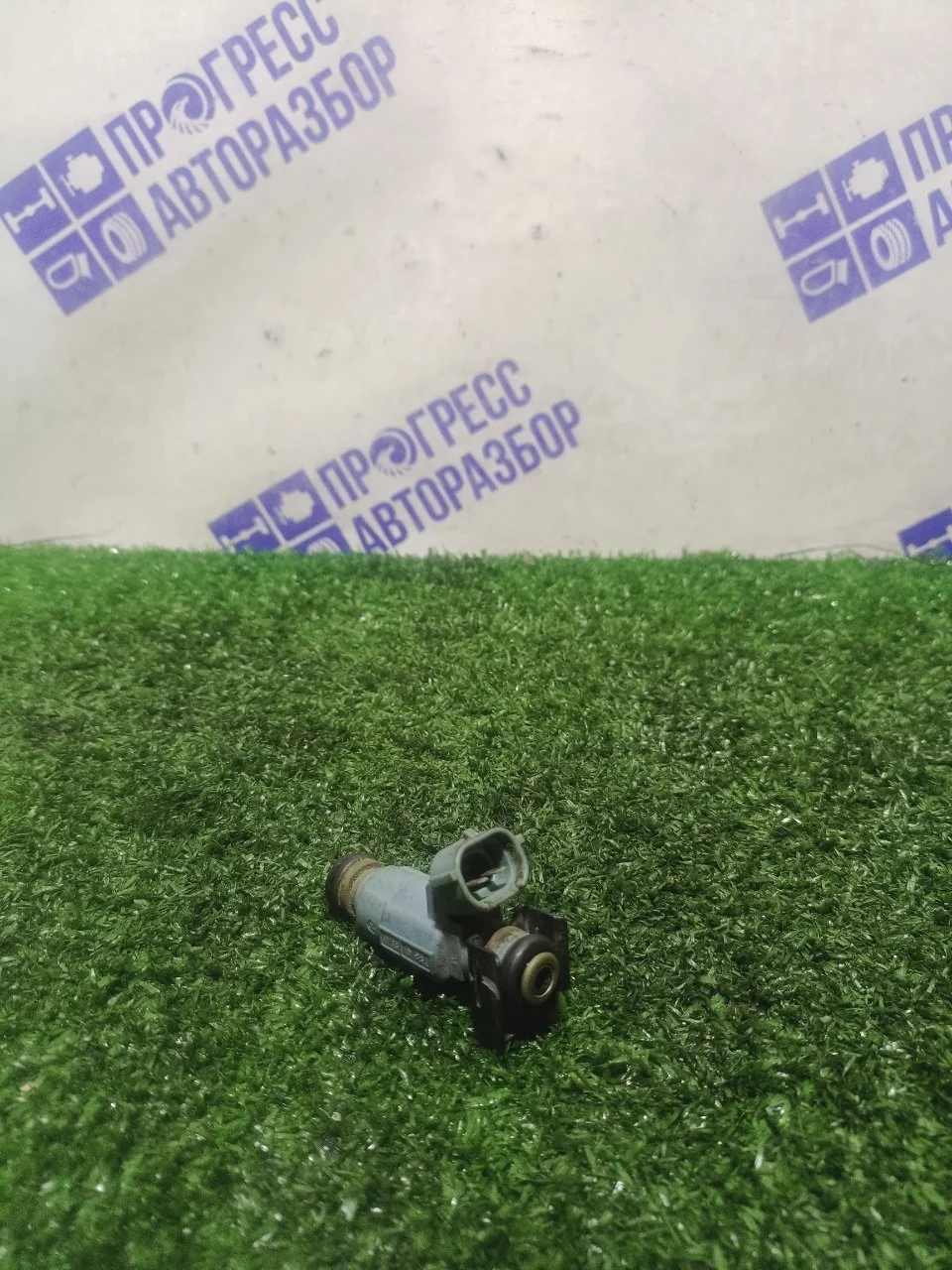 Форсунка топливная Hyundai Solaris 353102B010 1.6 G4FC
