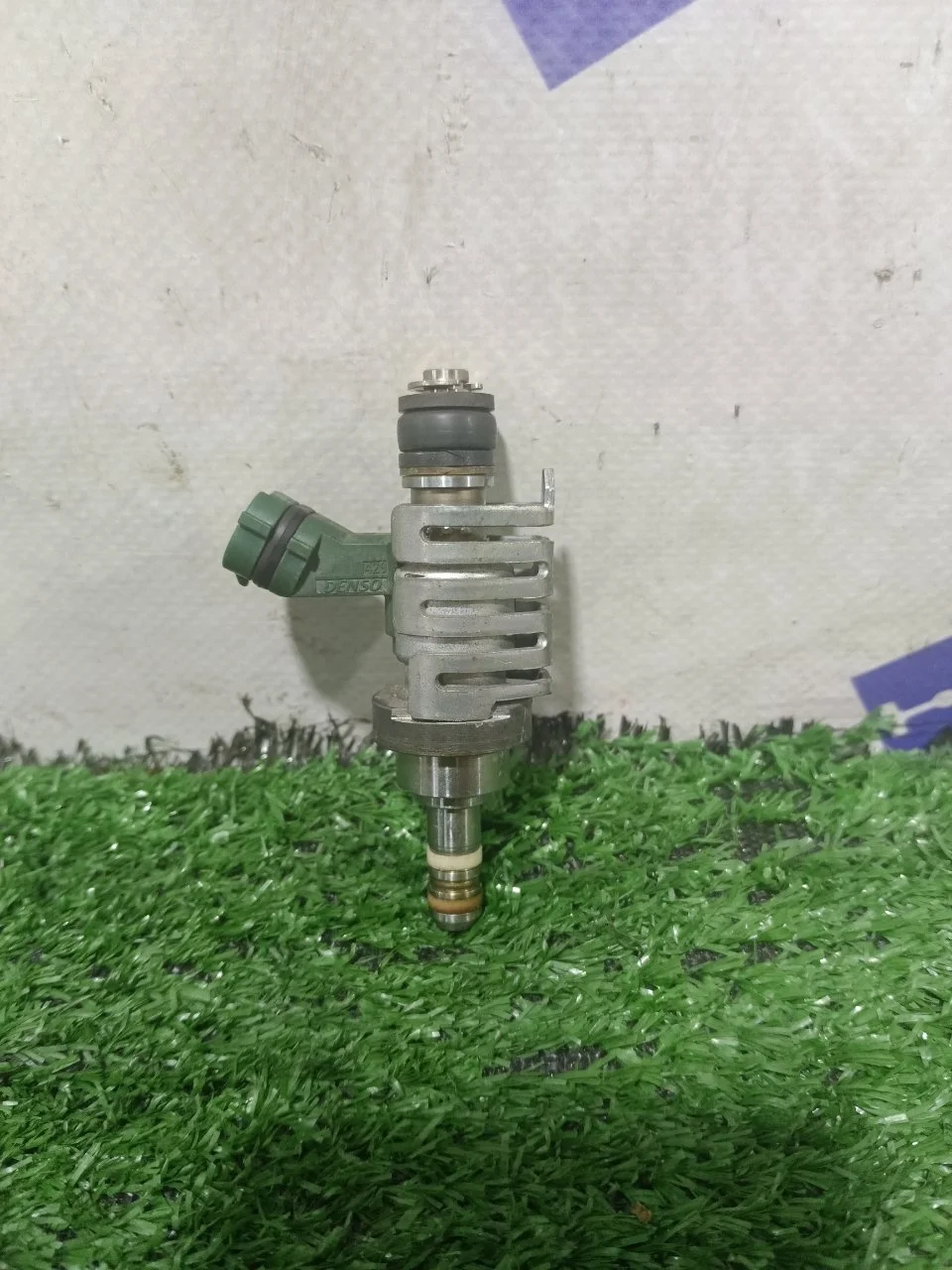 Форсунка топливная Toyota Mark X 2325031020 3.0 3GR-FSE