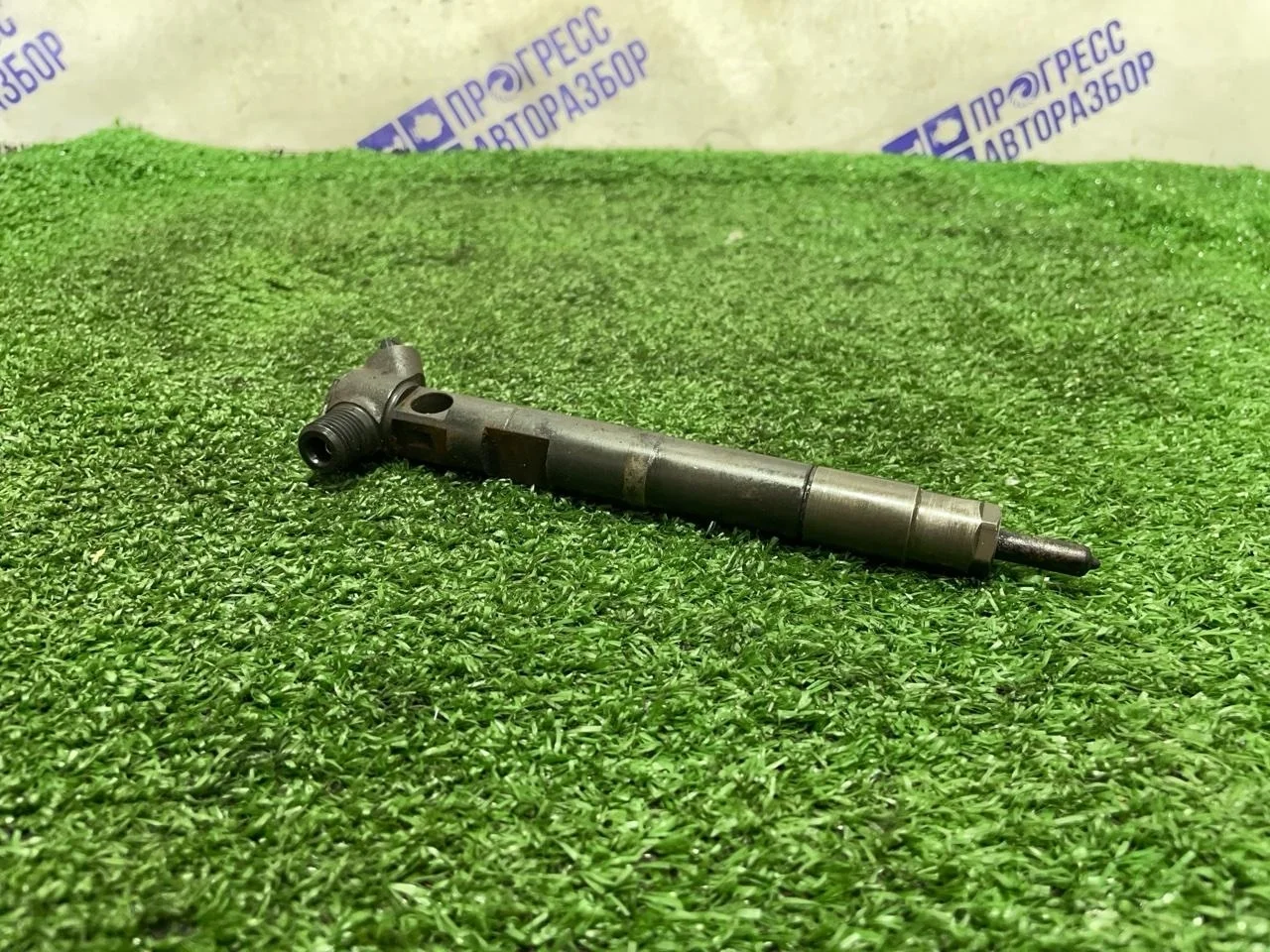 Форсунка топливная Mercedes-Benz Sprinter W906 A6510700587 2.2 651.955