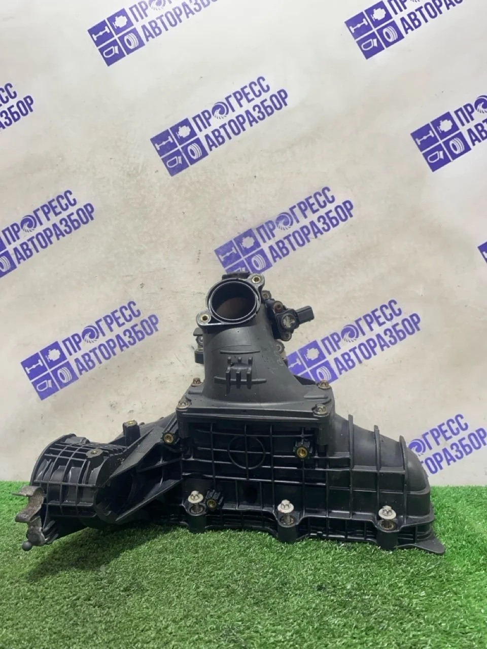 Коллектор впускной Mercedes-Benz Sprinter W906 A6510903037 2.2 651.955