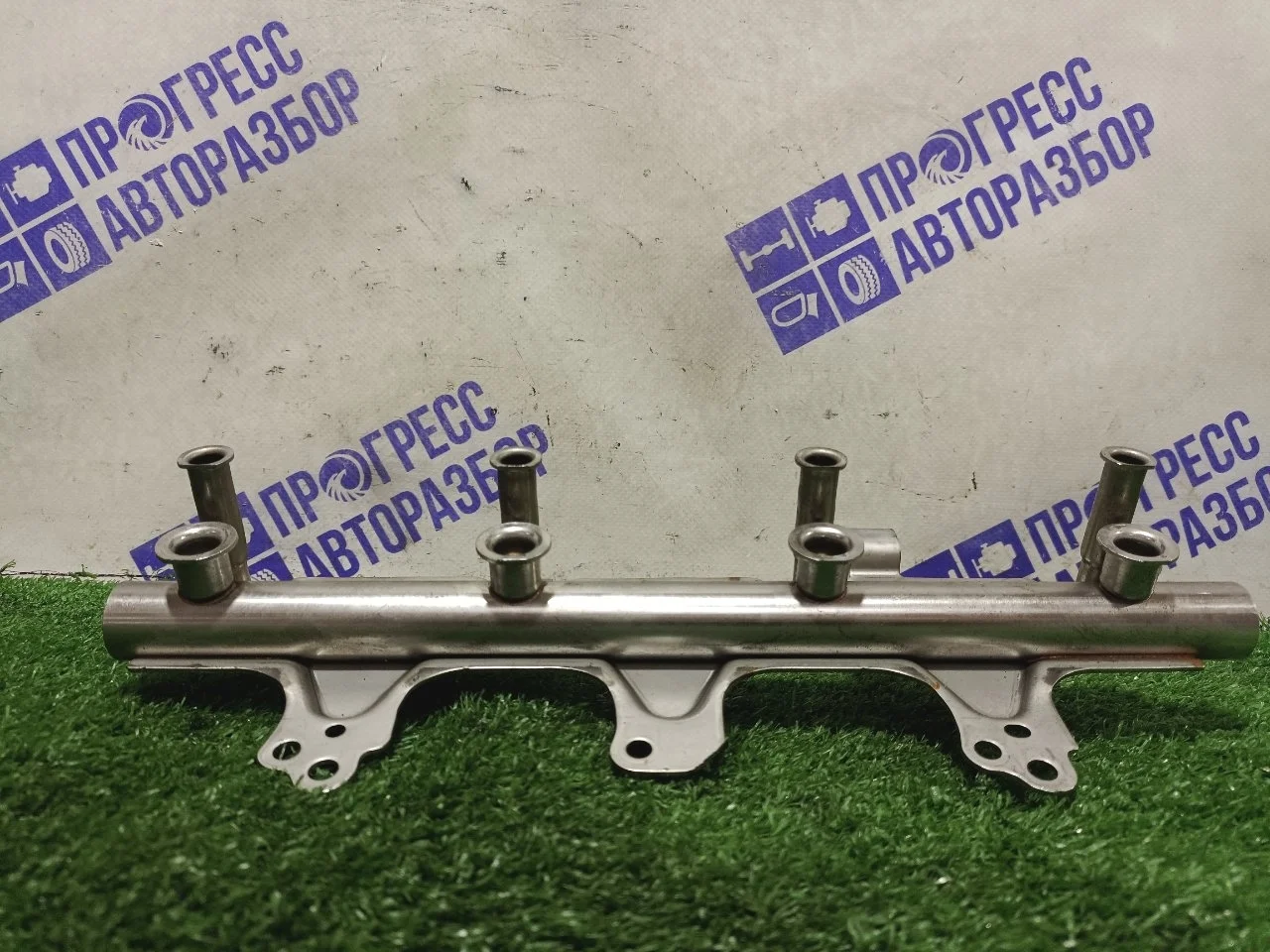 Топливная рампа Audi A4 B8 06J133317 2.0 CDN