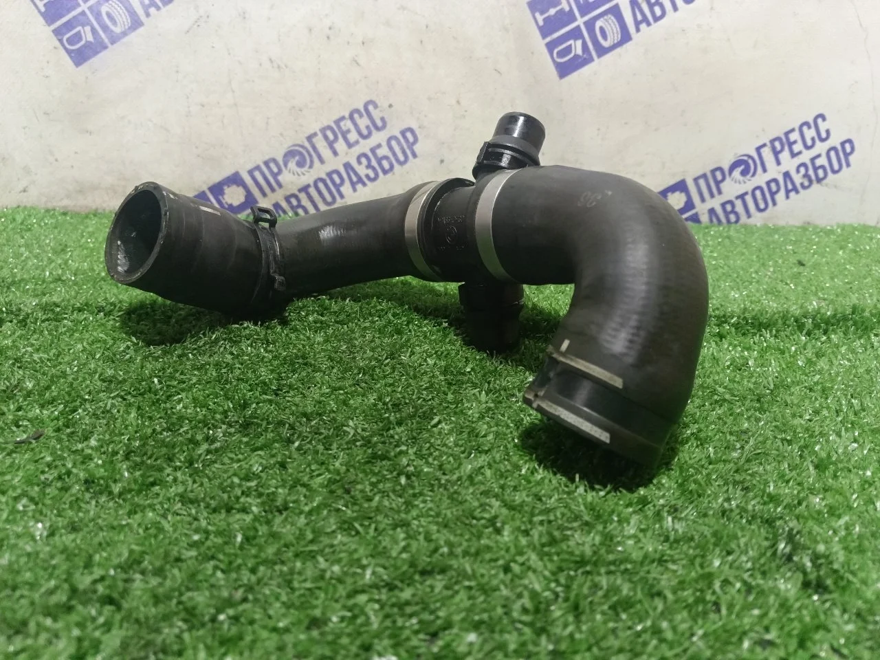 Патрубок системы охлаждения Bmw F10 16269713 2.0 N20B20A