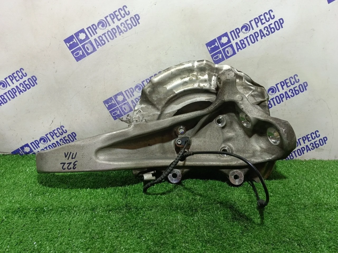 Кулак поворотный Bmw F10 2014 31216775769 СЕДАН 2.0 N20B20A, передний левый