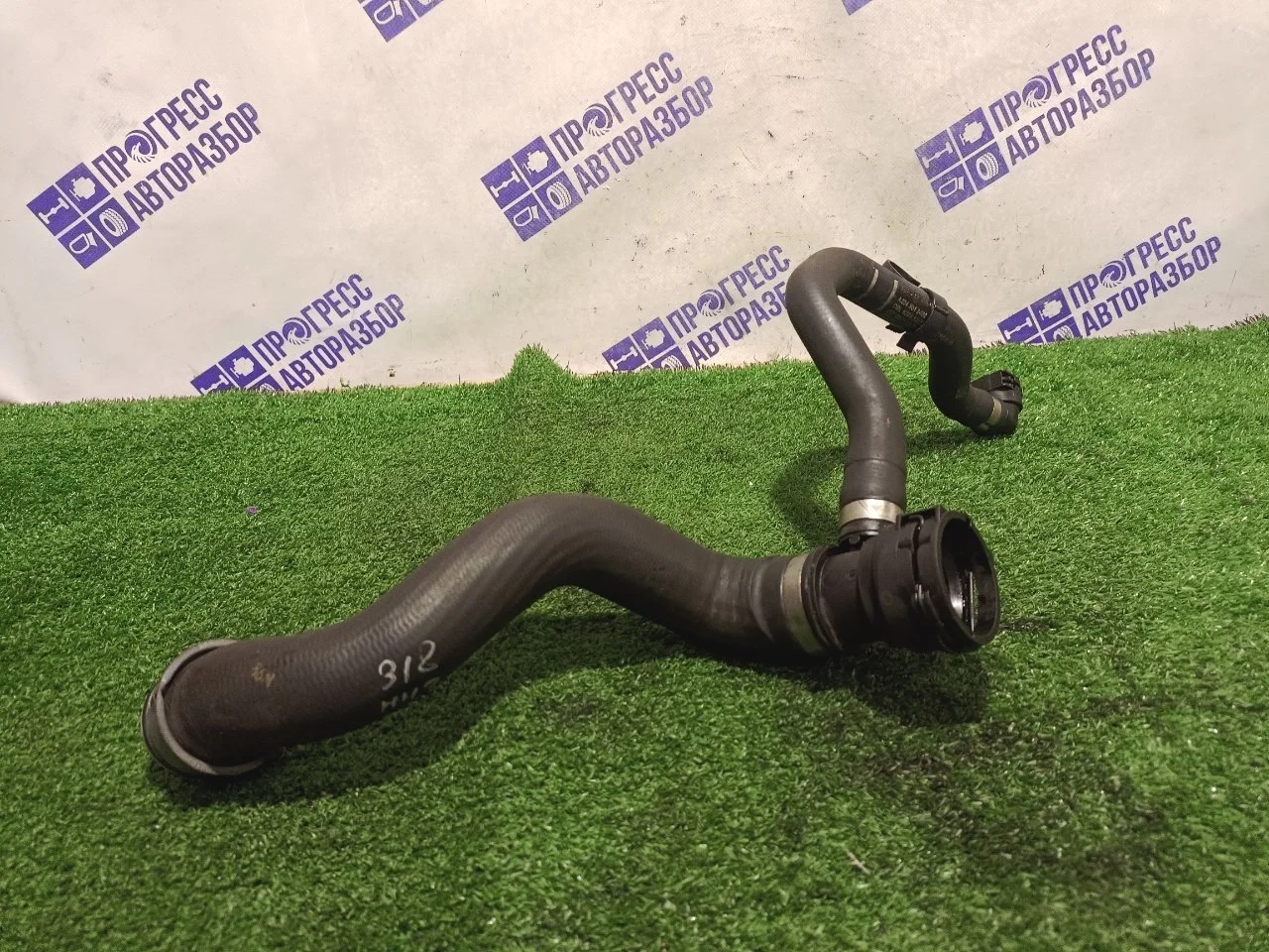 Патрубок системы охлаждения Mercedes-Benz W212 2013 A2045019482 2.0 274.920