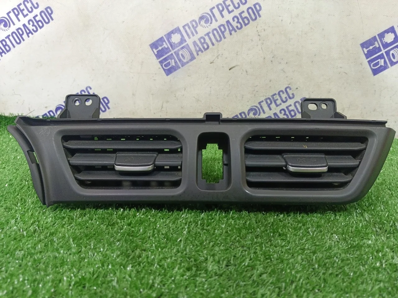 Дефлектор воздушный Kia Rio 3 2014 974104X000WK ХЕТЧБЭК 1.6 G4FC