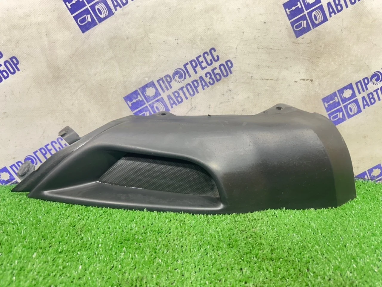 Накладка бампера Mitsubishi Outlander 2007 6400A470 КРОССОВЕР 2.4 4B12, правая