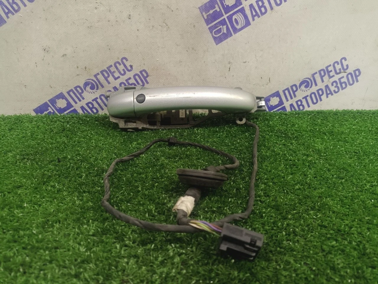 Ручка двери внешняя Volkswagen Touareg 2004 7L6839205 КРОССОВЕР 4.2 AXQ, задняя правая