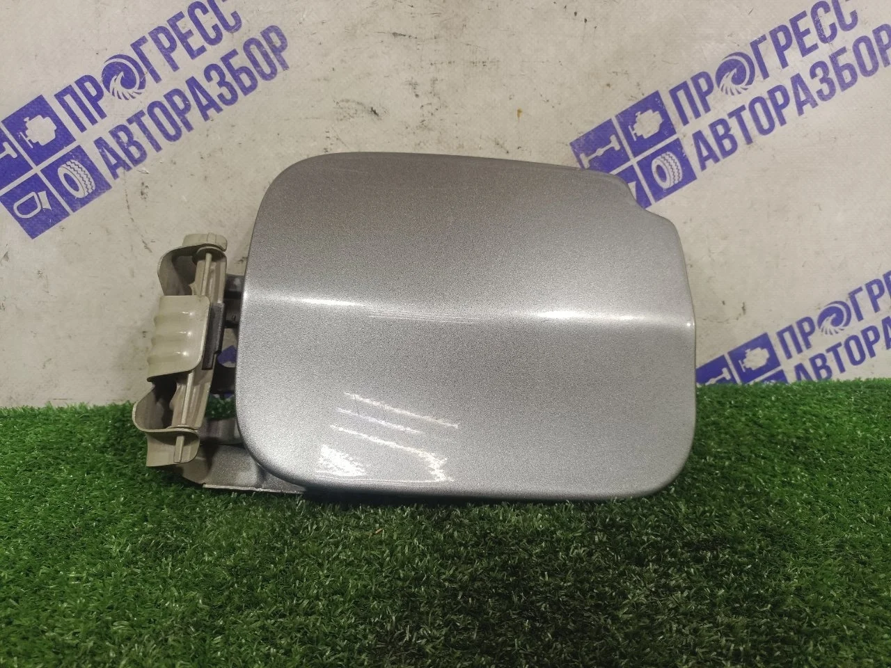 Лючок бензобака Nissan Terrano 2016 788304650R КРОССОВЕР 1.6 H4MD438