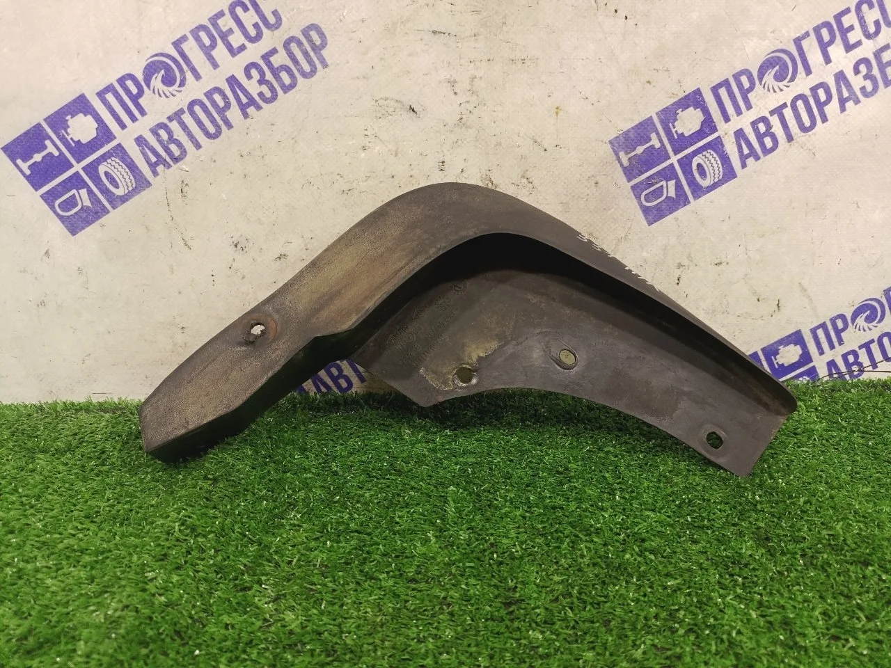 Брызговик Nissan Terrano 2016 638535922R КРОССОВЕР 1.6 H4MD438, передний левый
