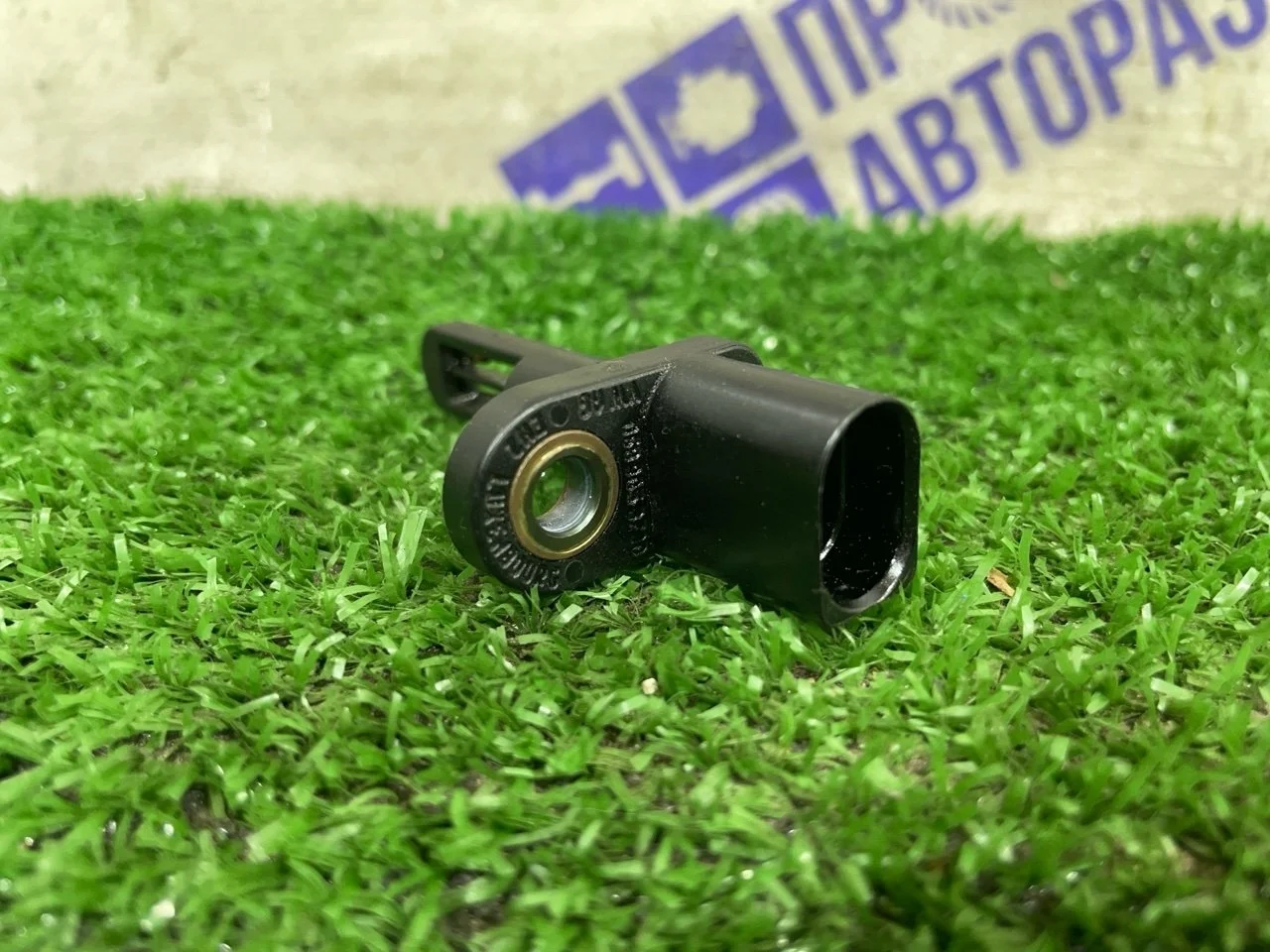 Датчик температуры Audi A4 B6 06B905379D 1.8 BFB