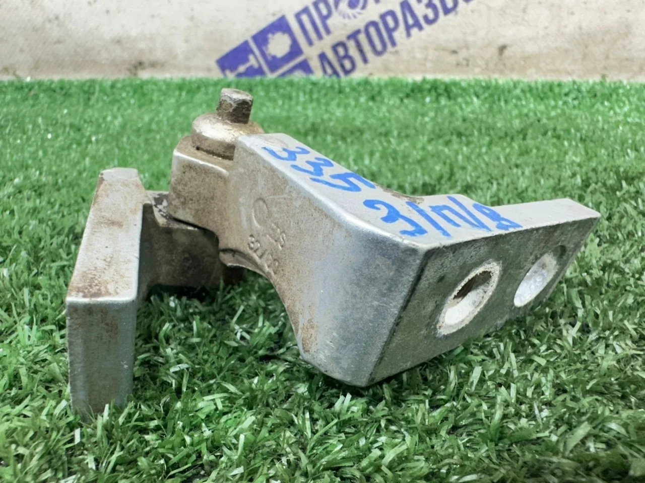 Петля замка двери Volkswagen Bora 2000 6E0831401C СЕДАН 1.6 APF, задняя правая