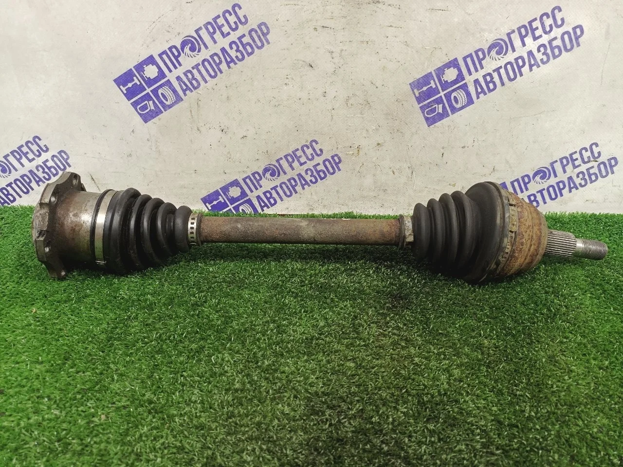 Привод Volkswagen Bora 2000 1J0407451LX СЕДАН 1.6 APF, передний левый