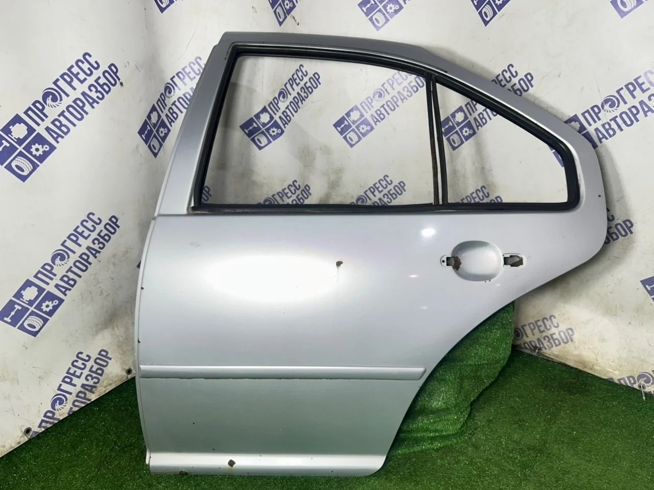 Дверь боковая Volkswagen Bora 2000 1J5833055F СЕДАН 1.6 APF, задняя левая