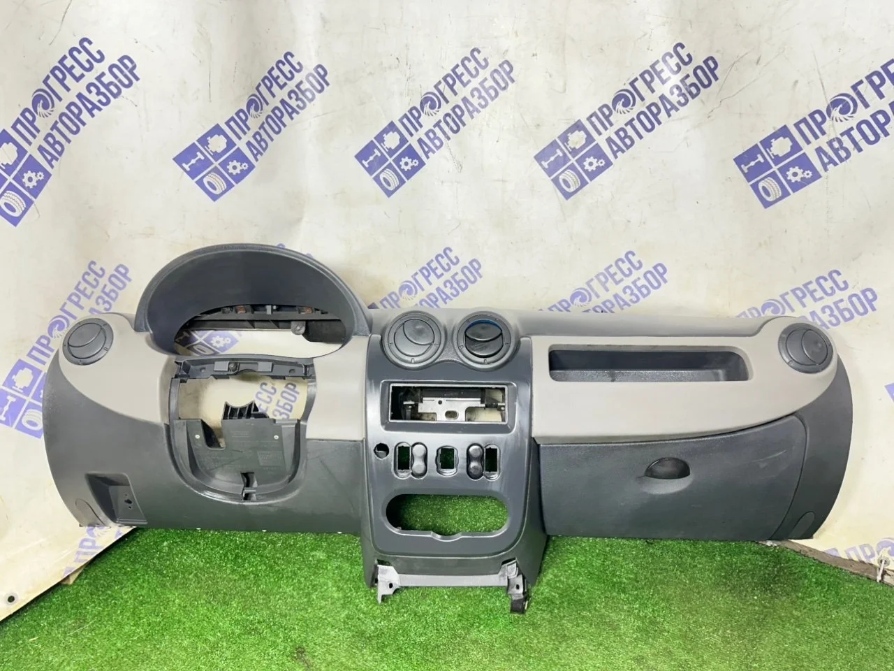 Торпедо Renault Logan 2012 8200739433 СЕДАН 1.4 K7J710