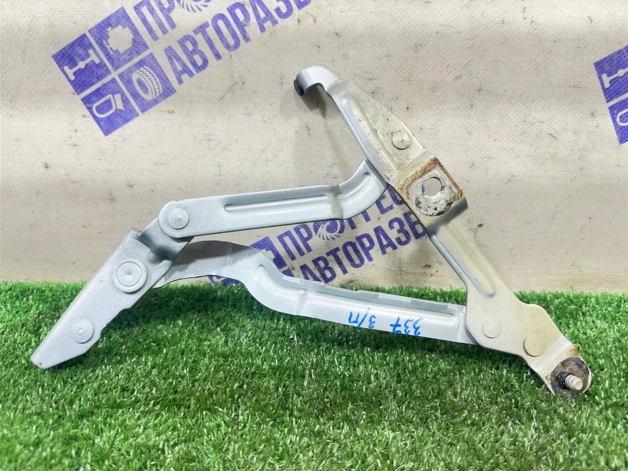Петля крышки багажника Volkswagen Passat B5 2001 3B5827302B СЕДАН 1.8 AWM, задняя правая