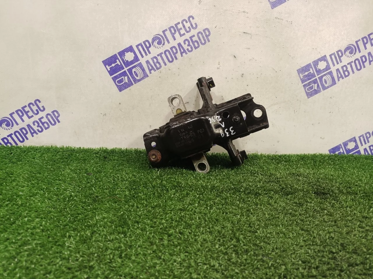Подушка двигателя Skoda Fabia 2012 6Q0199555 ХЭТЧБЕК 1.4 CGG, левая