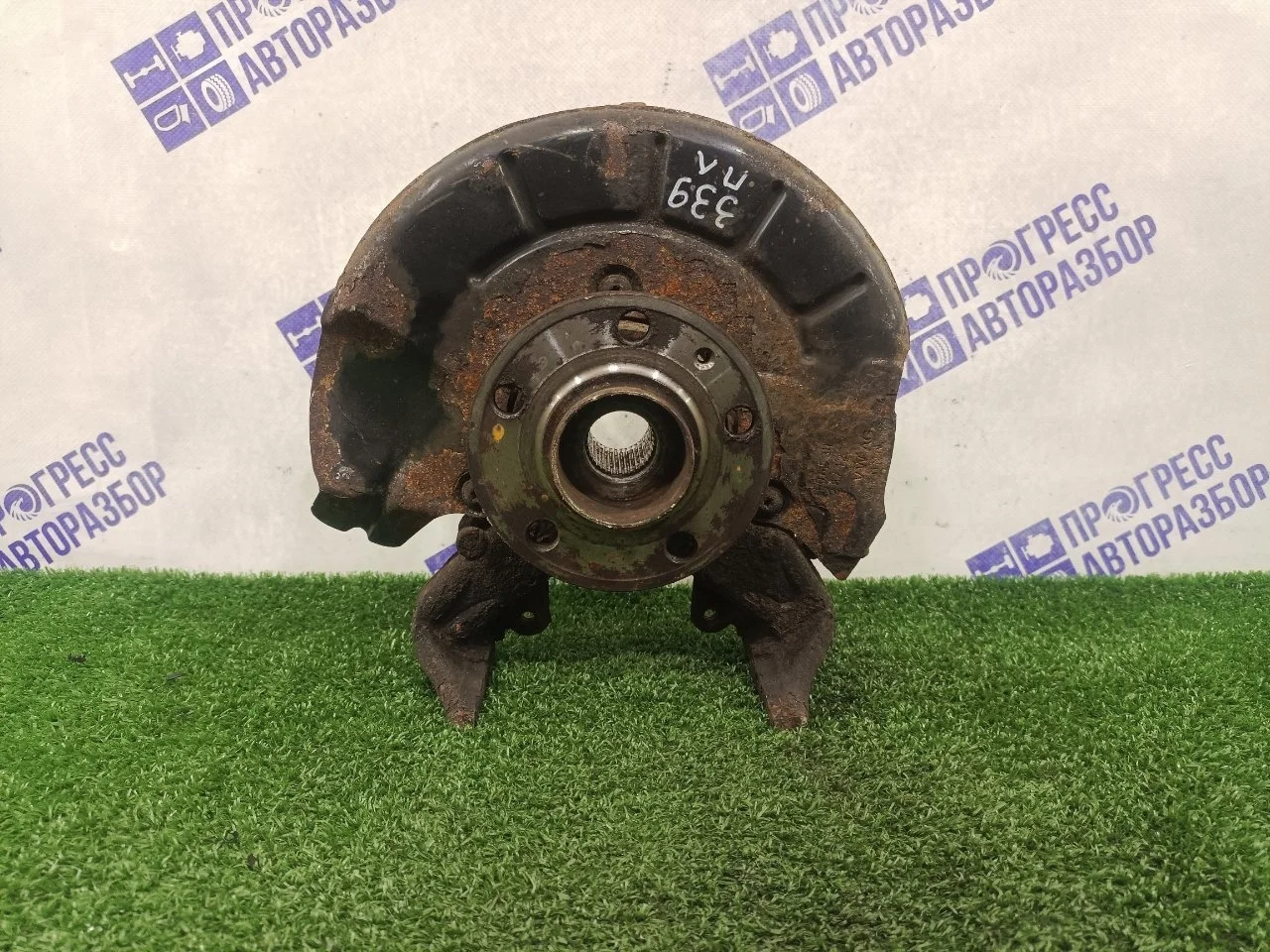 Поворотный кулак Skoda Fabia 2012 6Q0407255AC ХЭТЧБЕК 1.4 CGG, передний левый